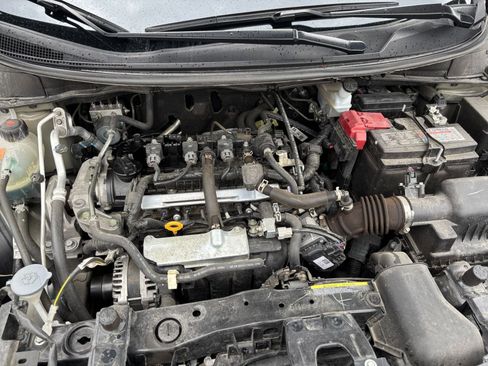 Used 2025 Nissan Versa SV FWD image 30