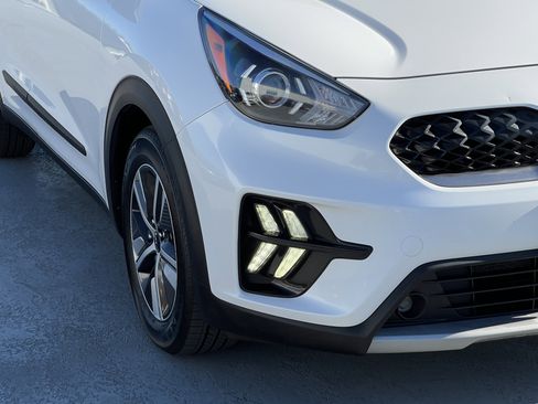 Certified 2022 Kia Niro EX Premium image 11