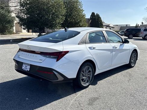 New 2026 Hyundai Elantra Blue image 7