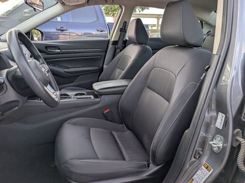 Used 2024 Nissan Altima 2.5 SV FWD image 25