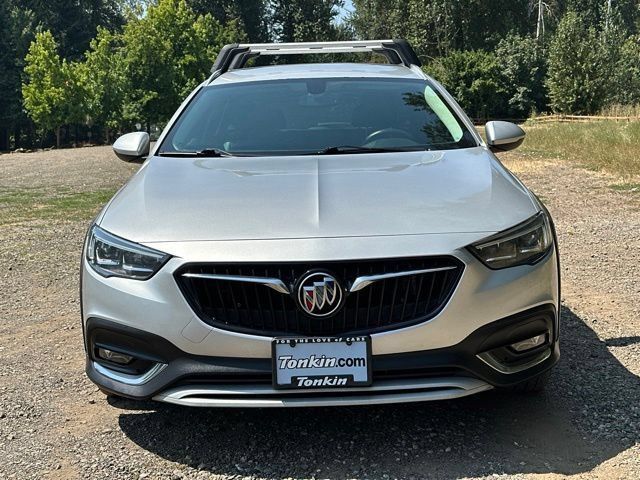 Used 2018 Buick Regal Preferred w/ Sights and Sounds Package AWD/4WD image 3