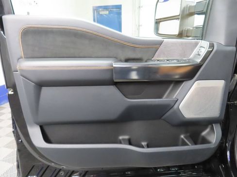 Used 2023 Ford F250 Platinum w/ FX4 Off-Road Package AWD/4WD image 79