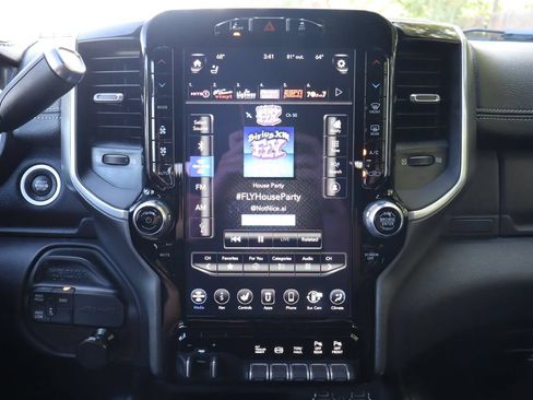 Used 2020 RAM 2500 Laramie AWD/4WD image 35