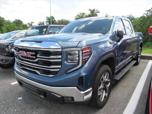 Used 2024 GMC Sierra 1500 SLT w/ X31 Off-Road Package AWD/4WD image 2