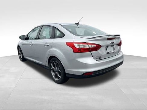 Used 2014 Ford Focus SE w/ Equipment Group 201A FWD image 5