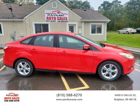 Used 2013 Ford Focus SE FWD image 1