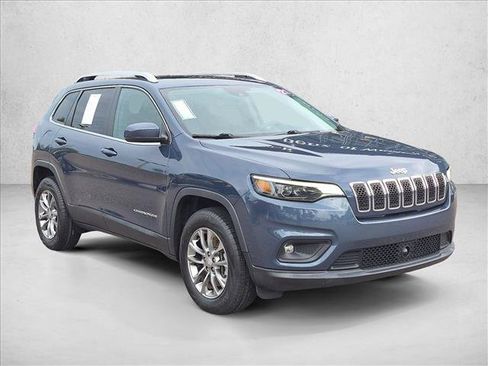 Used 2021 Jeep Cherokee Latitude Lux w/ Sun & Sound Group AWD/4WD image 3