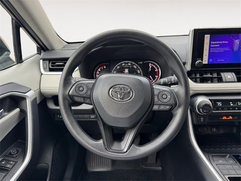 Used 2025 Toyota RAV4 XLE image 12
