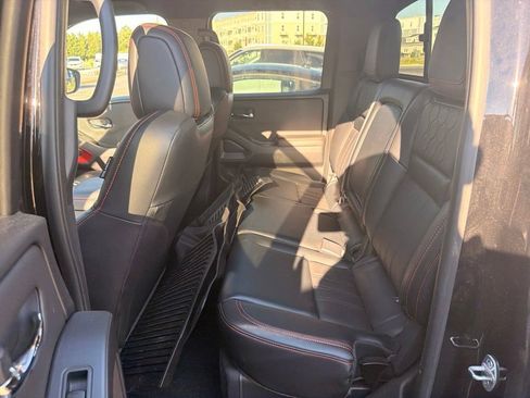 Used 2023 Nissan Frontier PRO-4X w/ Pro-4X Premium Package AWD/4WD image 13
