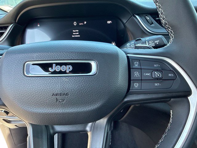Used 2025 Jeep Grand Cherokee L Altitude AWD/4WD image 41