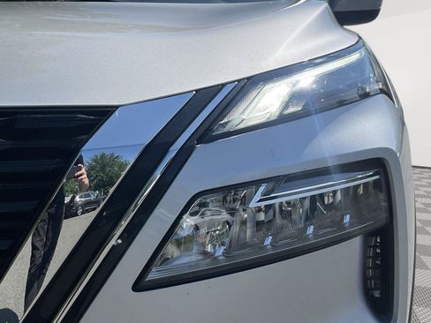 Certified 2023 Nissan Rogue SV AWD/4WD image 10