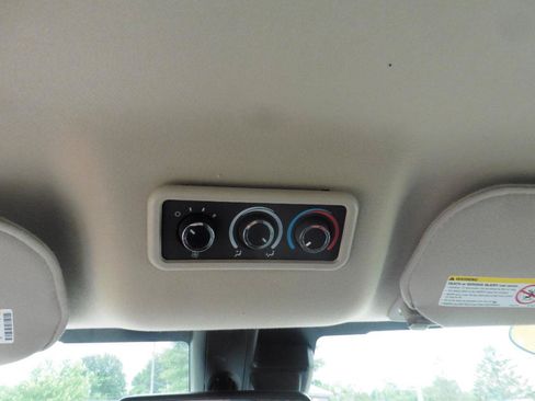 Used 2020 Chevrolet Express 3500 LT w/ LT Preferred Equipment Group RWD image 11