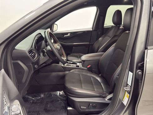 Used 2025 Ford Escape ST-Line w/ Tech Pack #1 FWD image 14