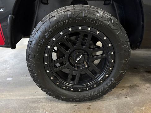 Used 2018 RAM 1500 Classic SLT image 39