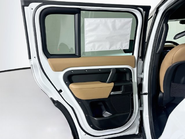 New 2026 Land Rover Defender 110 X-Dynamic SE AWD/4WD image 22