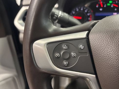 Used 2023 GMC Acadia SLT image 16