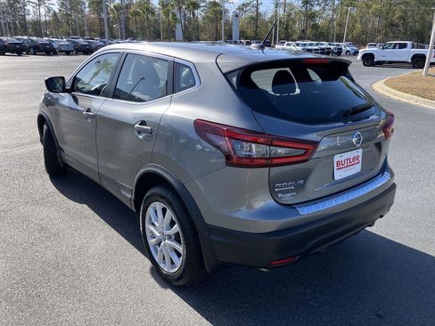 Used 2022 Nissan Rogue Sport S image 3
