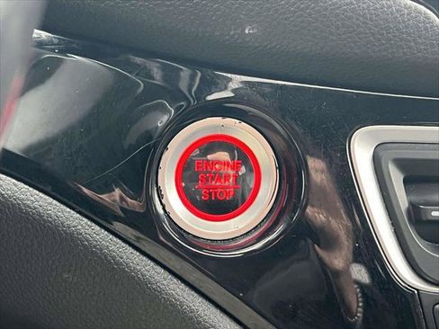 Used 2018 Honda Pilot Touring image 32