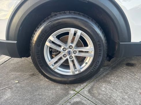 Used 2021 Ford Explorer XLT w/ Equipment Group 202A image 31