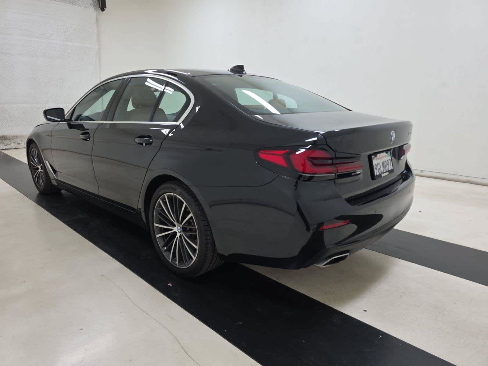 Used 2023 BMW 530i w/ Premium Package RWD image 4