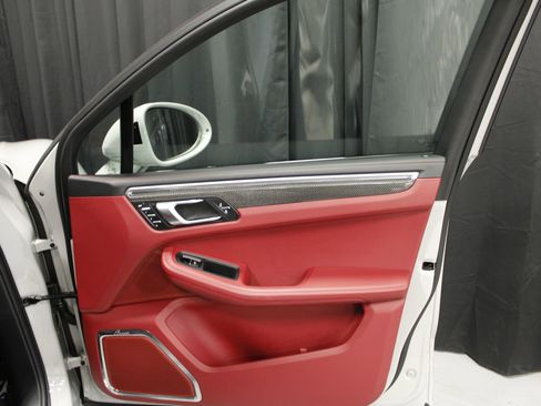 Certified 2024 Porsche Macan GTS w/ Premium Plus Package image 25