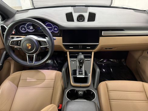 Used 2022 Porsche Cayenne Platinum Edition AWD/4WD image 15