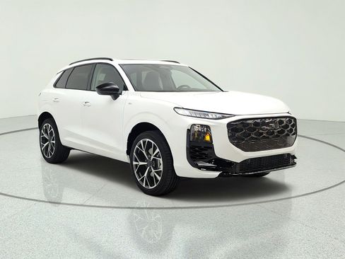 New 2026 Audi Q3 quattro 2.0T AWD/4WD image 3