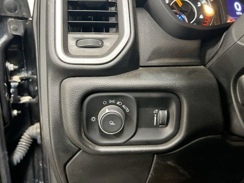 Used 2021 RAM 2500 Big Horn AWD/4WD image 18