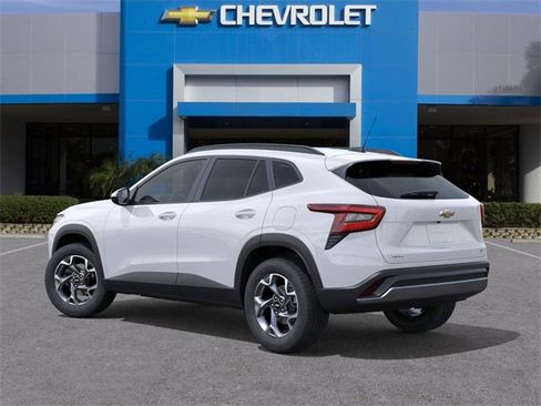 New 2026 Chevrolet Trax LT w/ Sunroof Package image 3