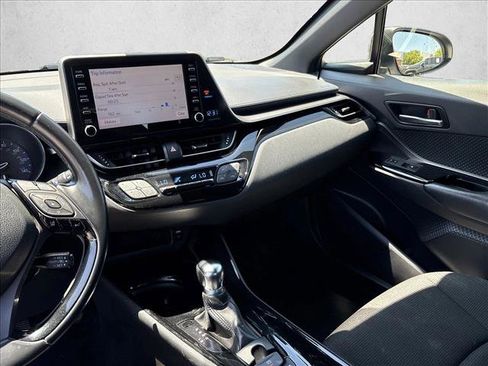 Used 2019 Toyota C-HR XLE FWD image 15