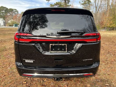 New 2026 Chrysler Pacifica Limited w/ Trailer Tow Group image 4