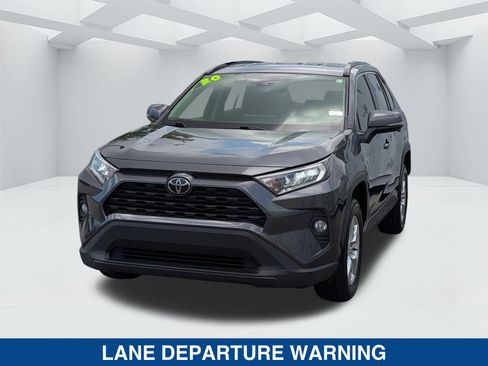 Used 2020 Toyota RAV4 XLE AWD/4WD image 8