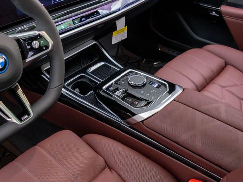 New 2026 BMW i7 xDrive60 w/ Executive Package image 13