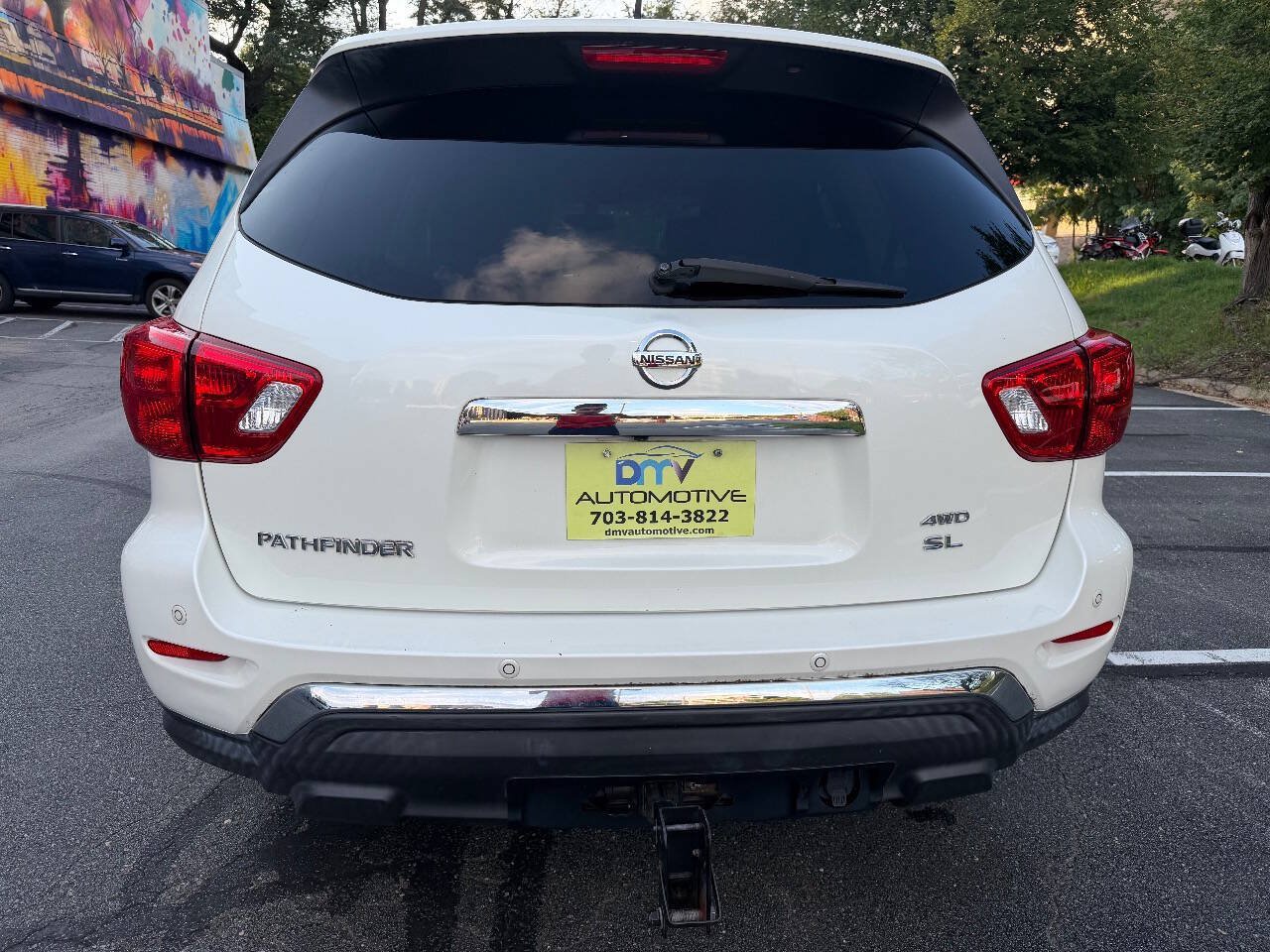 Used 2017 Nissan Pathfinder SL w/ SL Tech Package AWD/4WD image 5