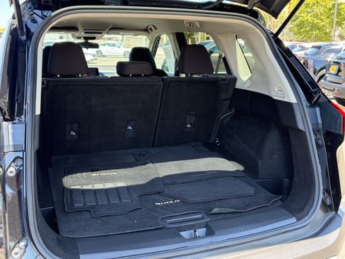 Used 2023 Nissan Rogue SV FWD image 15