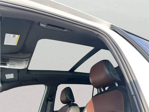 Used 2024 Volkswagen Tiguan SEL R-Line image 39