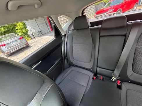 Used 2025 Kia Seltos S FWD image 37