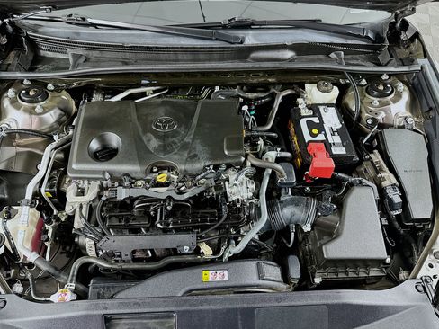 Used 2021 Toyota Camry LE image 30