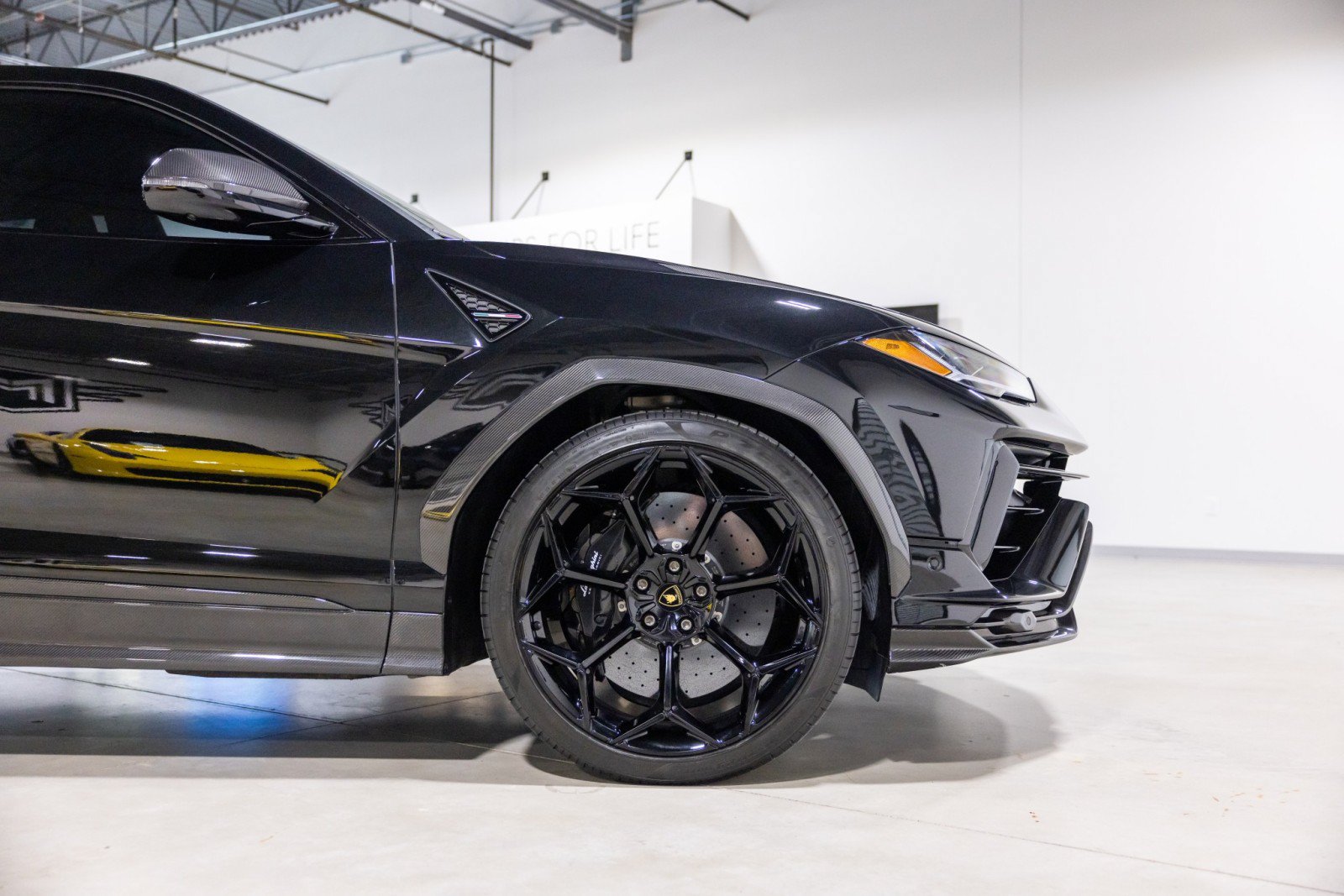 Used 2024 Lamborghini Urus Performante AWD/4WD image 24