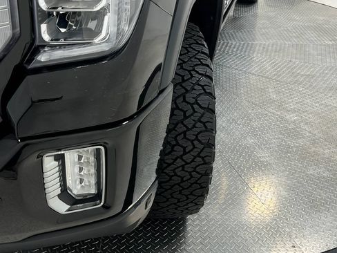 Used 2021 GMC Sierra 2500 AT4 w/ AT4 Premium Plus Package AWD/4WD image 42