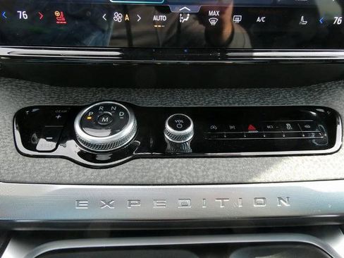 Certified 2025 Ford Expedition Tremor image 36