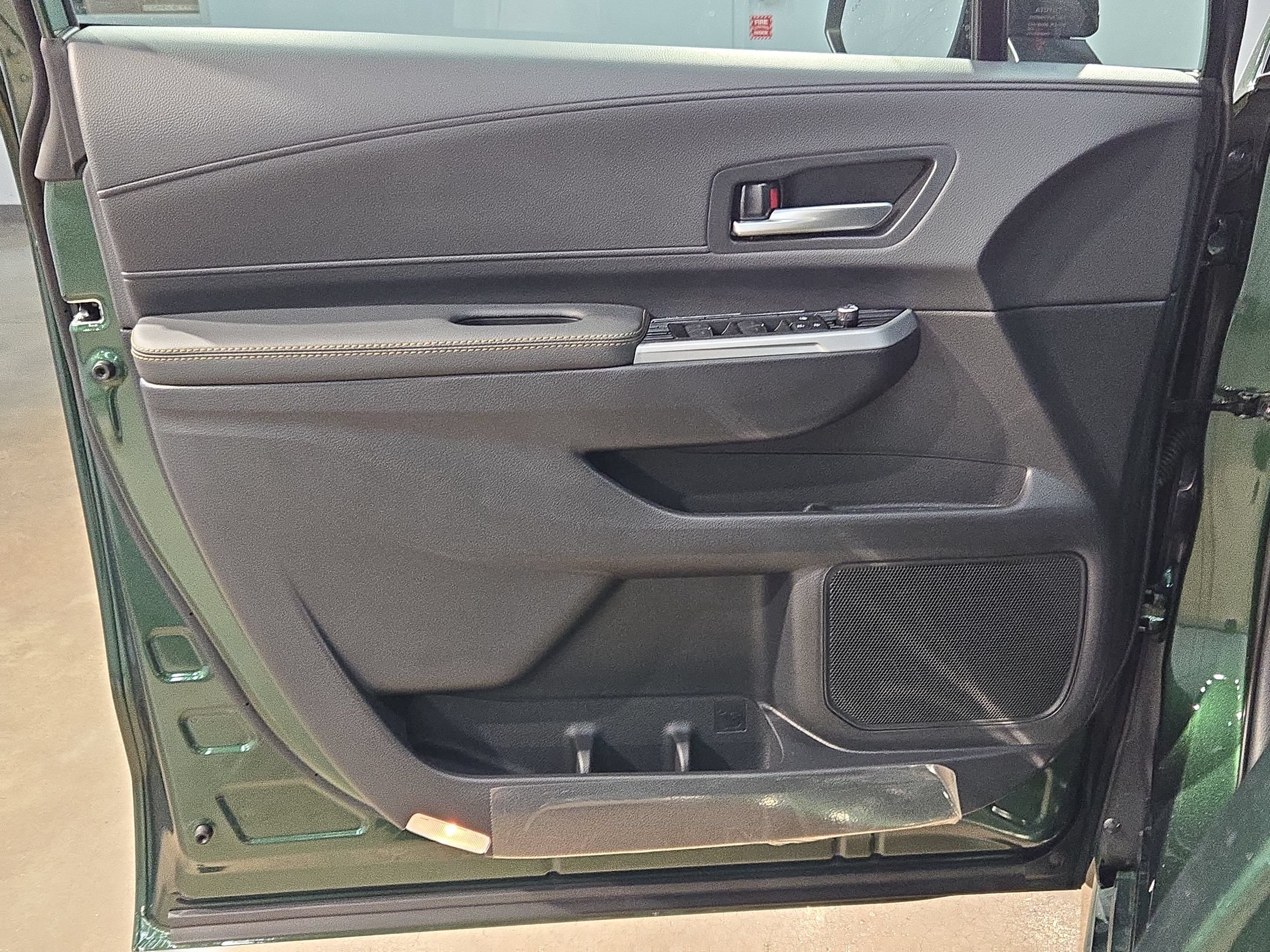New 2026 Toyota Sienna XLE Woodland Edition AWD/4WD image 15