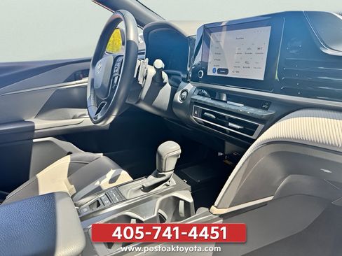 Used 2025 Toyota Camry SE FWD image 22