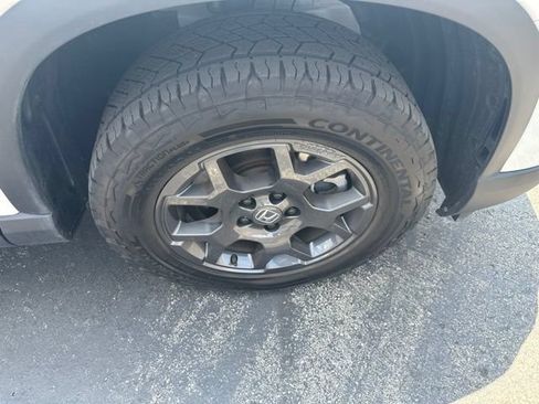 Used 2025 Honda Pilot TrailSport image 21