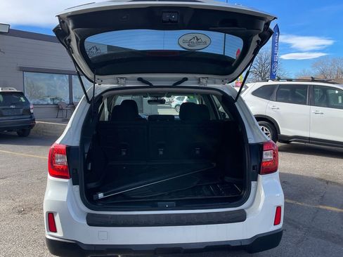 Used 2017 Subaru Outback 2.5i Premium image 21