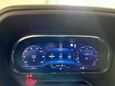 Used 2022 Chevrolet Suburban LT w/ Luxury Package image 31