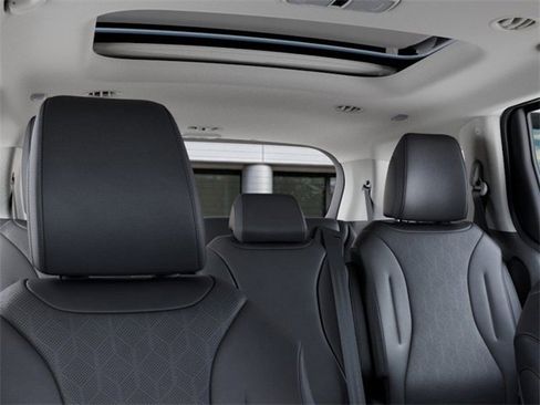 New 2026 Kia Carnival SX image 28