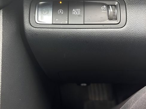 Used 2026 Chevrolet Equinox LT image 25