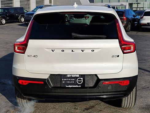 Certified 2025 Volvo XC40 B5 Plus image 31