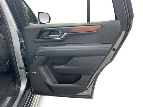 Used 2025 GMC Yukon Denali w/ Sun & Power Step Package image 11